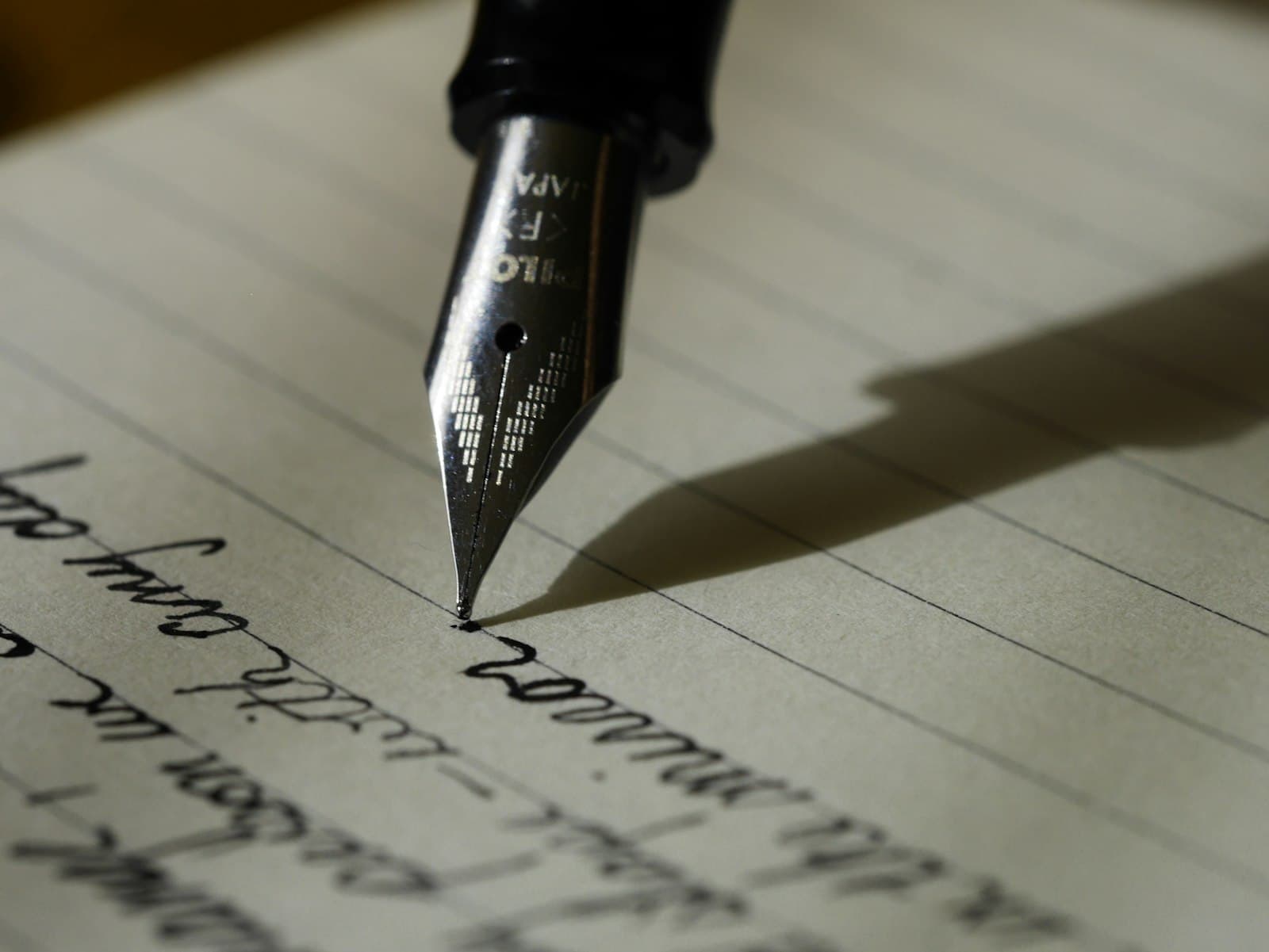 Notary Public vs. Commissioner of Oaths in Ontario: Which One Do You Need?